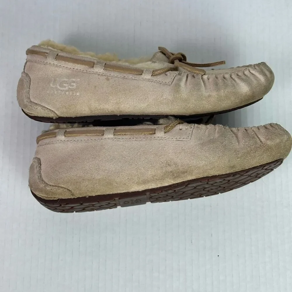 UGG dakota slipper